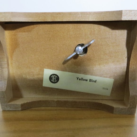 JEC Vintage Swiss Jewelry Music Trinket Box Plays Yellow Bird Hand Crafted - Picture 4 of 5